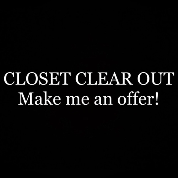 Hi Poshers! Make me an offer! ✨ - Picture 2 of 12